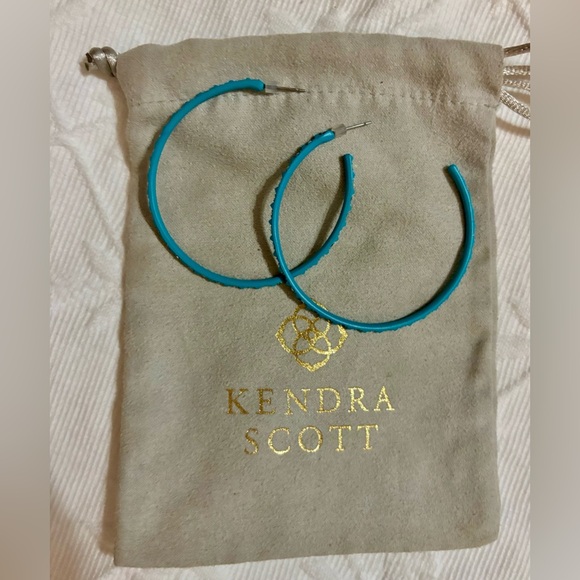 Kendra Scott Val Hoop Earrings Matte, 2.5 inch diameter - Picture 2 of 4